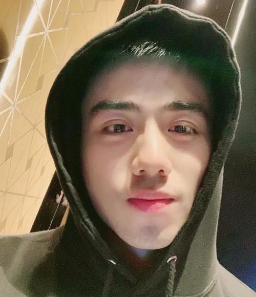 圈内人爆料三石女友是谁,圈内人爆料引发热议 第3张 圈内人爆料三石女友是谁,圈内人爆料引发热议 第3张